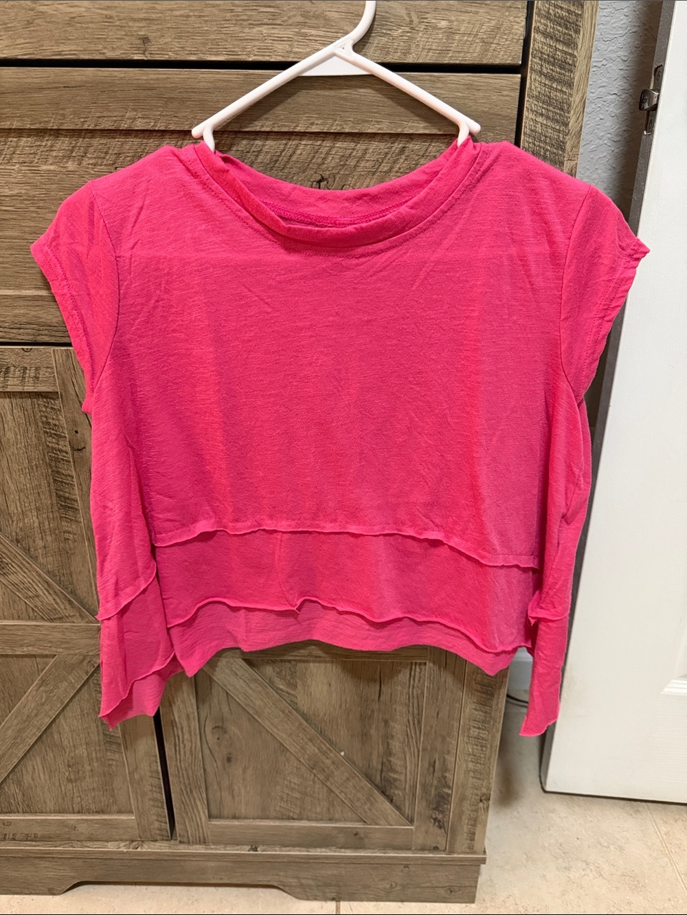 SHEIN Hot Pink Short Sleeve Crop Top